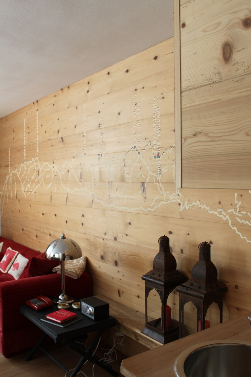 decoro di parete in legno_falegnameria Bariza