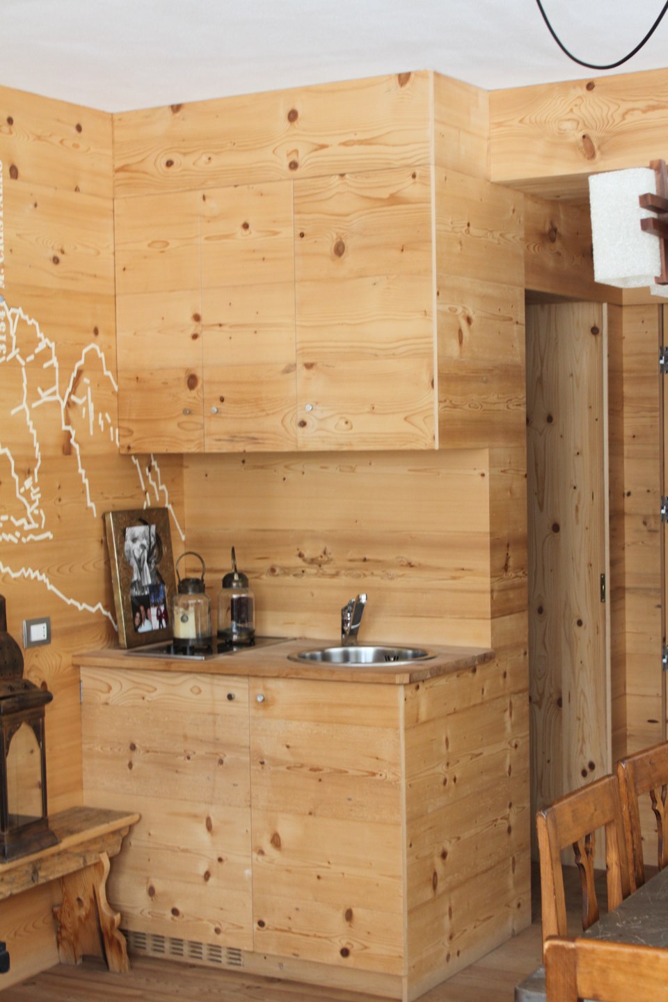 lavandino ad angolo in legno_falegnameria Bariza