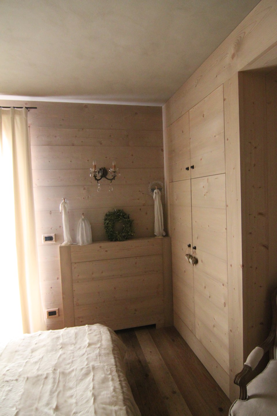 camera con armadio su misura in legno_falegnameria Bariza