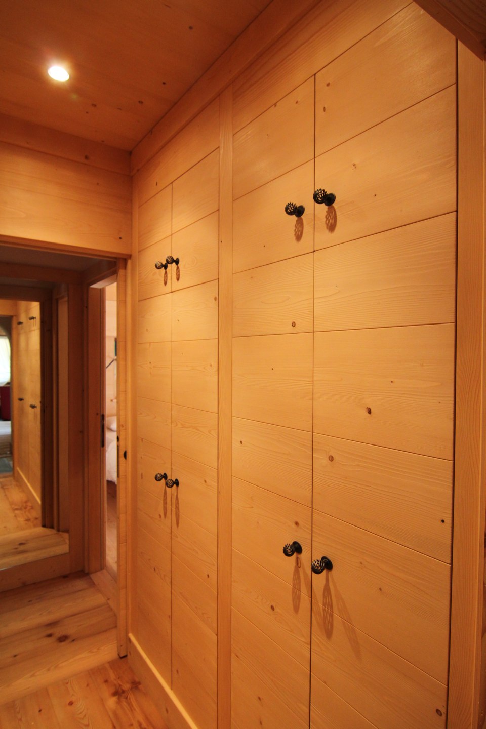 armadio in legno su misura_falegnameria Bariza