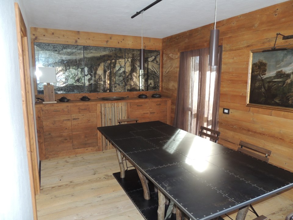 tavolo per chalet di montagna_falegnameria Bariza