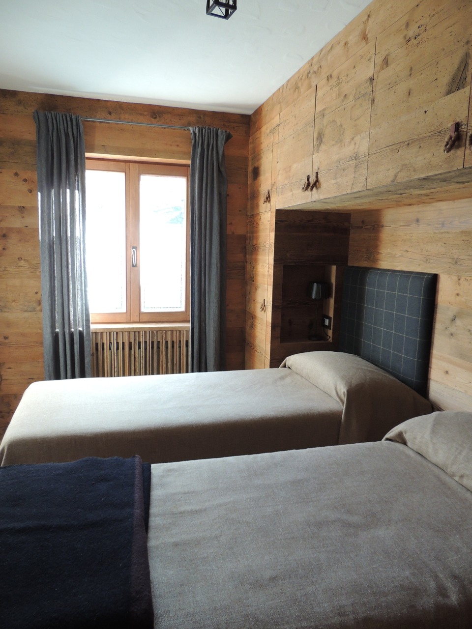 camera doppia in legno_Falegnameria Bariza