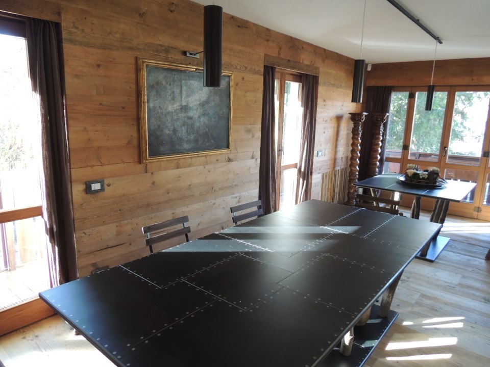 tavolo da pranzo di chalet di montagna_falegnameria Bariza