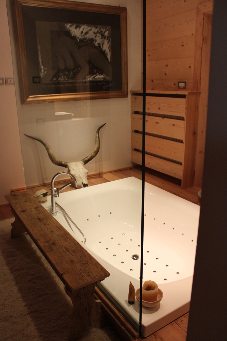 bagno in legno con vasca rasoterra_Falegnameria Bariza