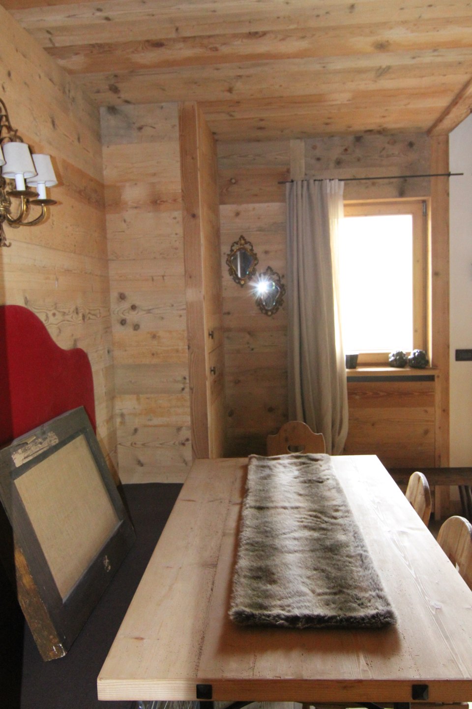 tavolo con cassapanca in legno_falegnameria Bariza