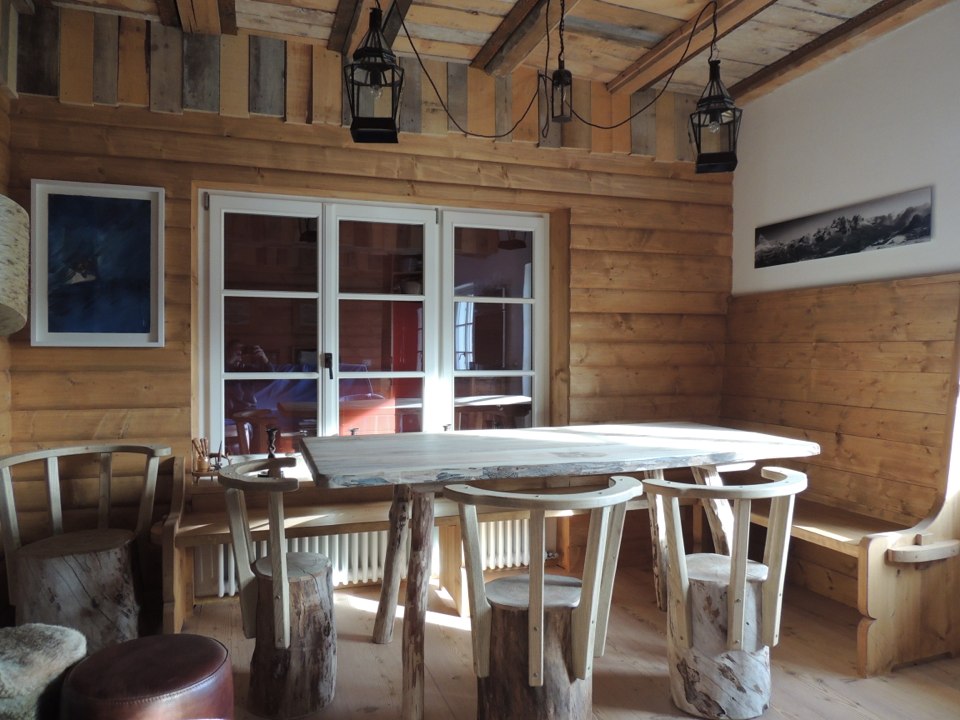 chalet di montagna con finestrone_falegnameria Bariza