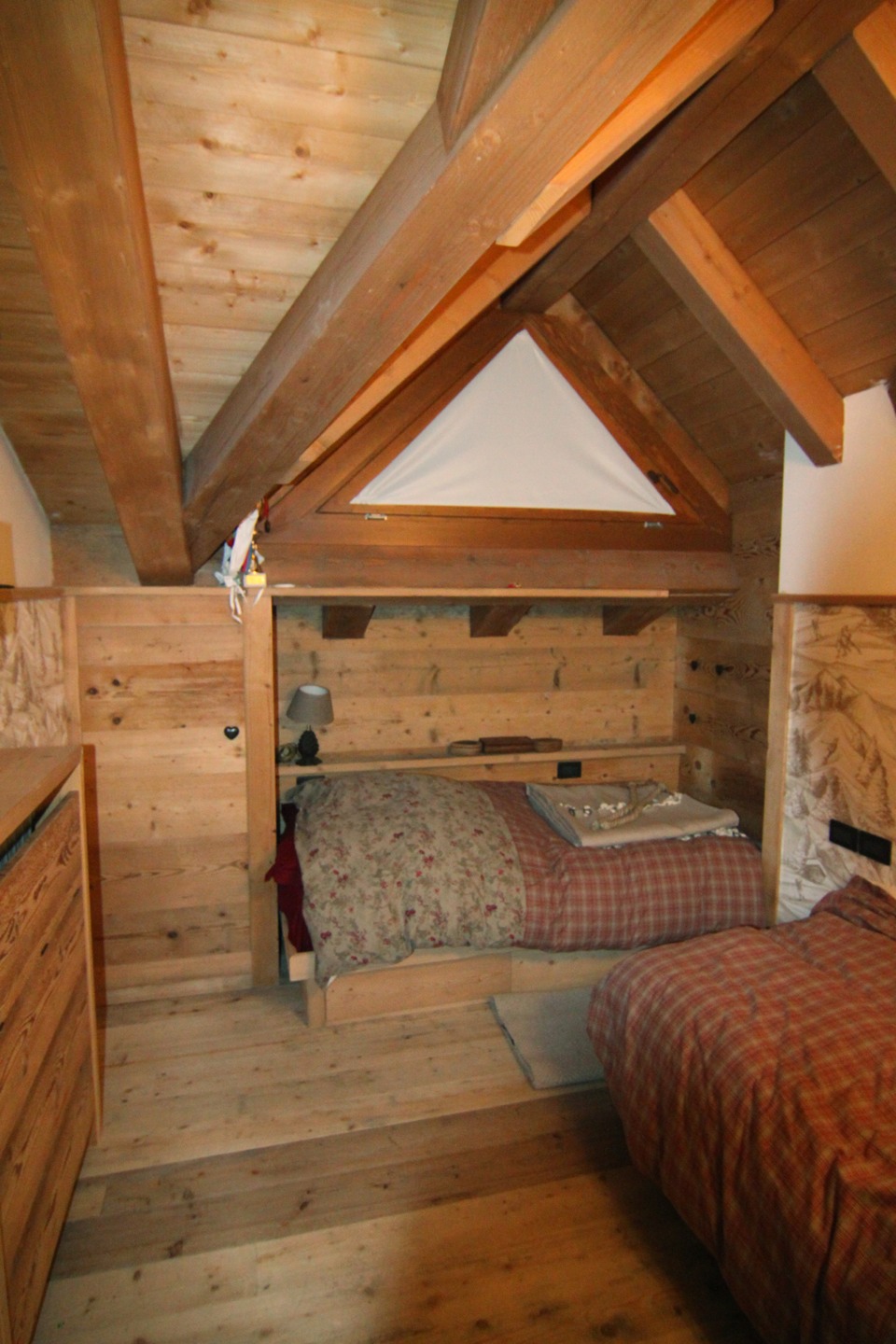 cameretta doppia in stile chalet di montagna_falegnameria Bariza
