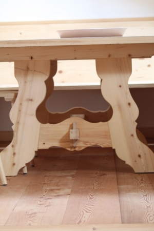 tavolo stile tirolese_falegnameria Bariza