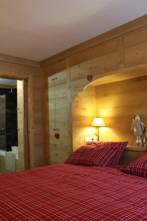 camera matrimoniale in legno montagna_falegnameria Bariza