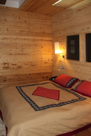 camera doppia chalet di montagna_Falegnameria Bariza