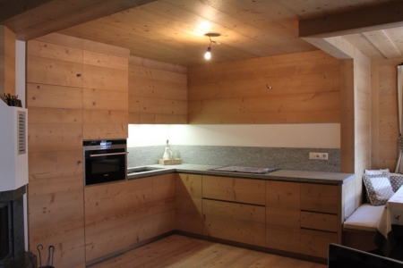 cucina lineare in legno_falegnameria Bariza